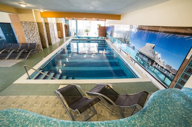 Eladó hotel, Zalakaroson 1450 M Ft / költözzbe.hu