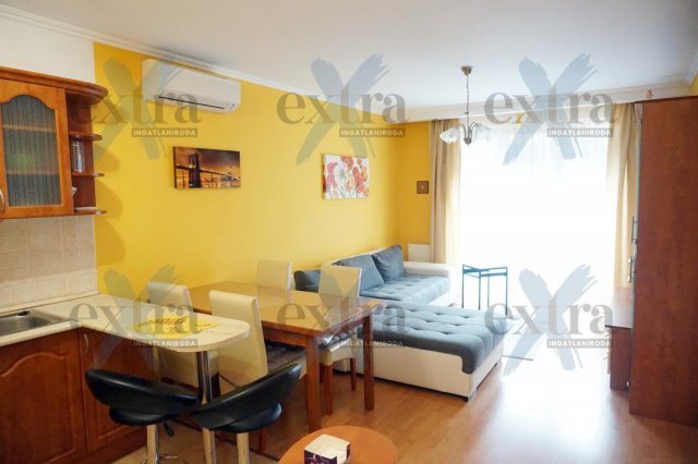 Kiadó téglalakás, albérlet, Szegeden 200 E Ft / hó, 3 szobás