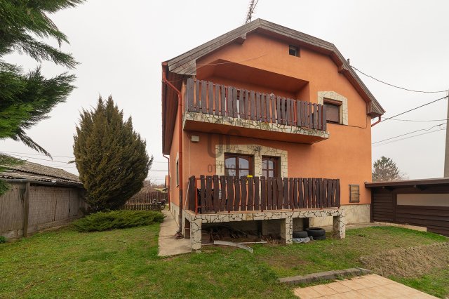 Eladó családi ház, Erdőkertesen 174.9 M Ft, 10 szobás