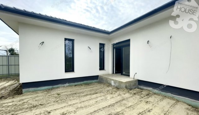 Eladó családi ház, Kecskeméten 85.9 M Ft, 4 szobás