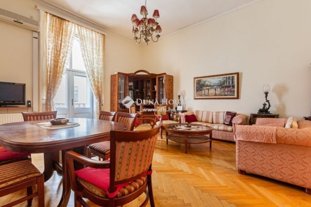 Eladó téglalakás, Budapesten, V. kerületben 202 M Ft, 2 szobás
