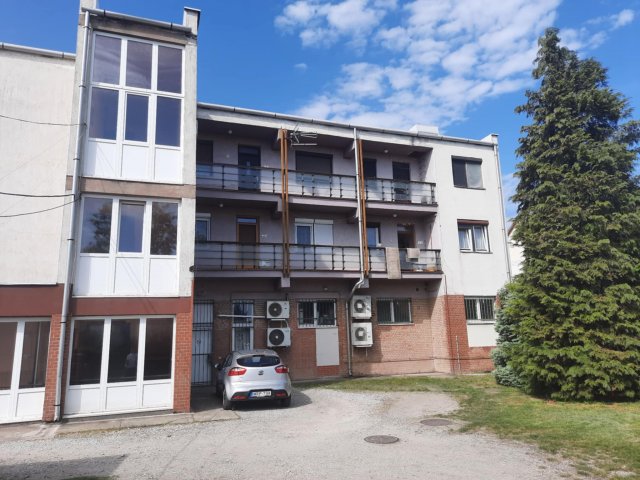 Eladó téglalakás, Jászapátiban 19.999 M Ft, 2+1 szobás