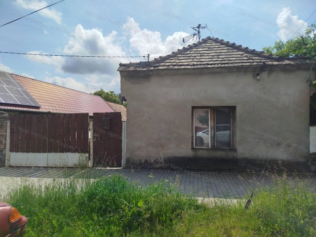 Eladó családi ház, Környén 34 M Ft, 2 szobás