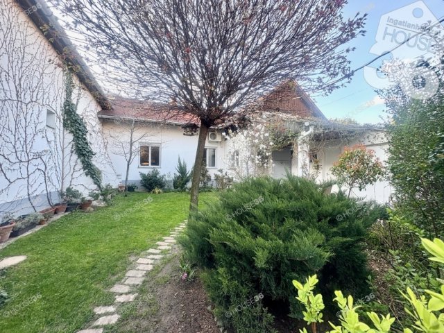 Eladó családi ház, Kecskeméten 53 M Ft, 2 szobás