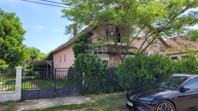 Eladó családi ház, Tápiószecsőn 37.9 M Ft, 4+1 szobás