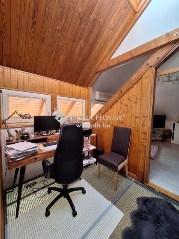 Eladó családi ház, Pécsett 135 M Ft, 4 szobás