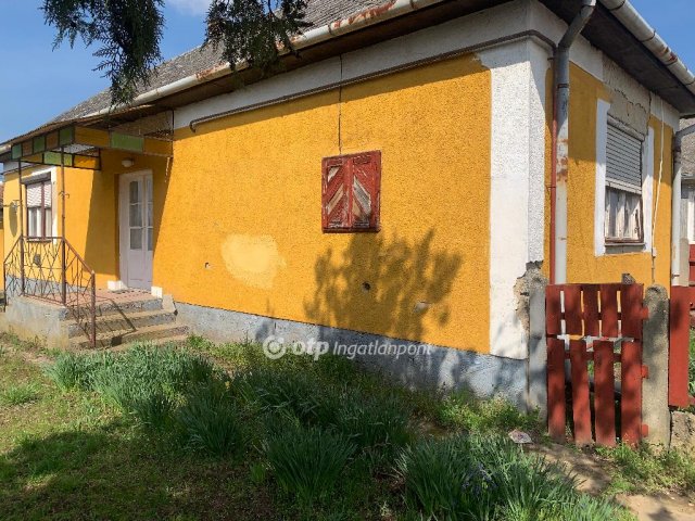 Eladó családi ház, Újfehértón 26 M Ft, 2 szobás