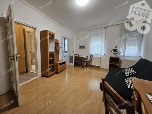 Kiadó téglalakás, albérlet, Kecskeméten 130 E Ft / hó