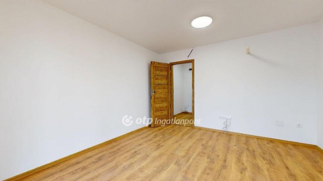 Eladó üzlethelyiség, Nyíregyházán 19.152 M Ft, 1 szobás