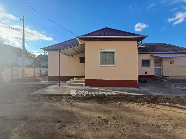 Eladó családi ház, Magyon 22.9 M Ft, 2+1 szobás