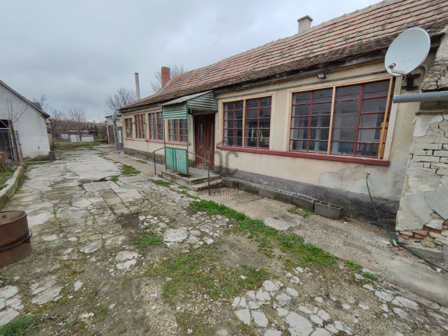 Eladó családi ház, Ősin 28.5 M Ft, 2 szobás