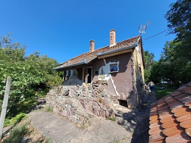 Eladó családi ház, Cserkúton 24.9 M Ft, 1 szobás