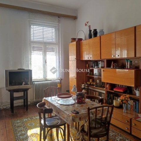 Eladó téglalakás, Szombathelyen 33 M Ft, 3 szobás