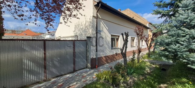 Eladó családi ház, Makón 46.9 M Ft, 4 szobás