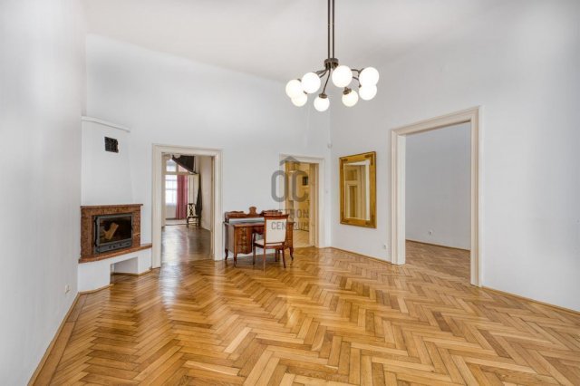 Eladó téglalakás, Budapesten, VI. kerületben 130 M Ft, 3 szobás