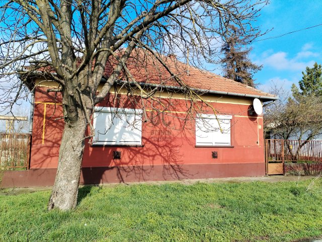 Eladó családi ház, Jászkarajenőn 15.5 M Ft, 2 szobás