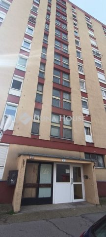 Eladó panellakás, Pécsett 36.9 M Ft, 2 szobás