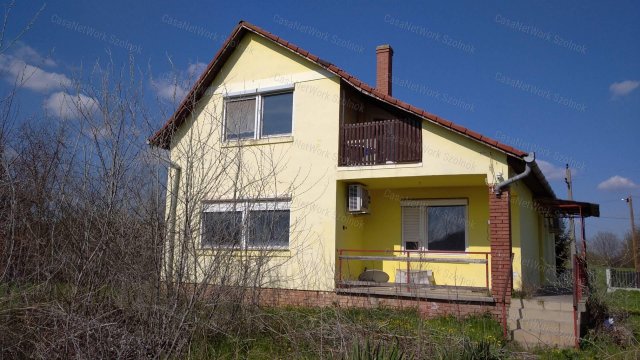 Eladó családi ház, Tiszaföldváron 14.99 M Ft, 5+1 szobás