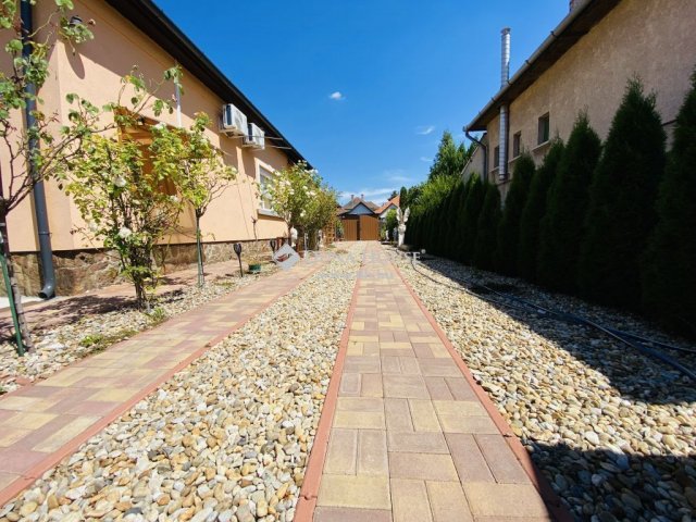 Eladó családi ház, Monoron 89.9 M Ft, 3 szobás