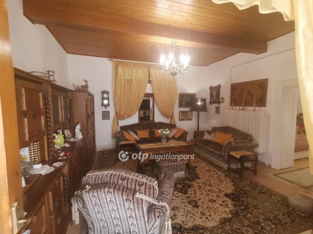 Eladó családi ház, Békésen 37.9 M Ft, 3 szobás