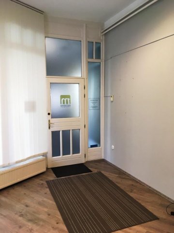 Kiadó iroda, Pécsett 70 E Ft / hó, 1 szobás