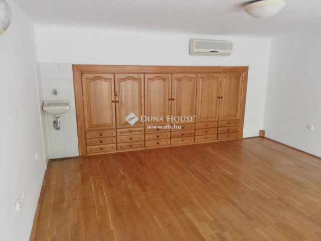 Eladó üzlethelyiség, Budapesten, IX. kerületben 42 M Ft