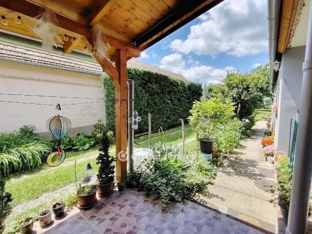 Eladó családi ház, Egerágon 60.9 M Ft, 4 szobás