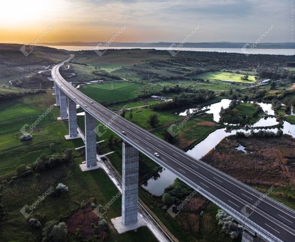 Eladó téglalakás, Balatonföldváron 110 M Ft, 3 szobás