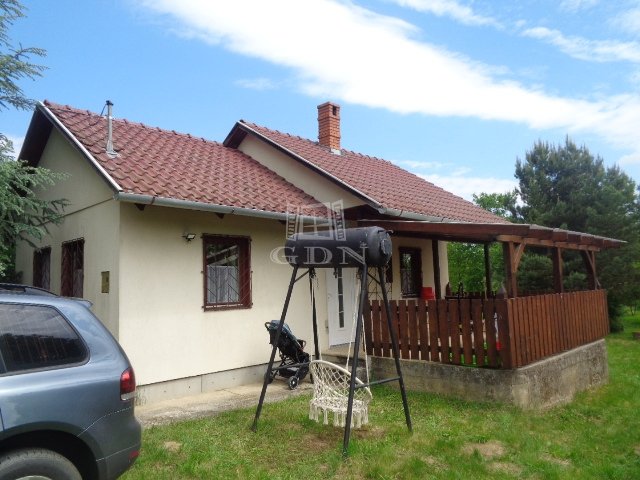 Eladó családi ház, Döröskén 15.9 M Ft, 1 szobás