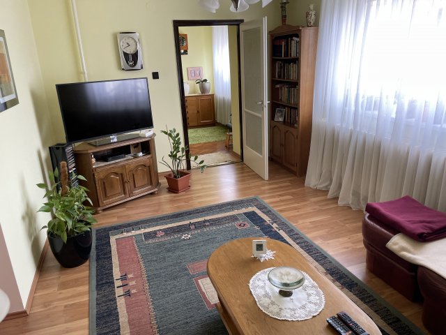 Eladó családi ház, Győrött 79.9 M Ft, 6 szobás