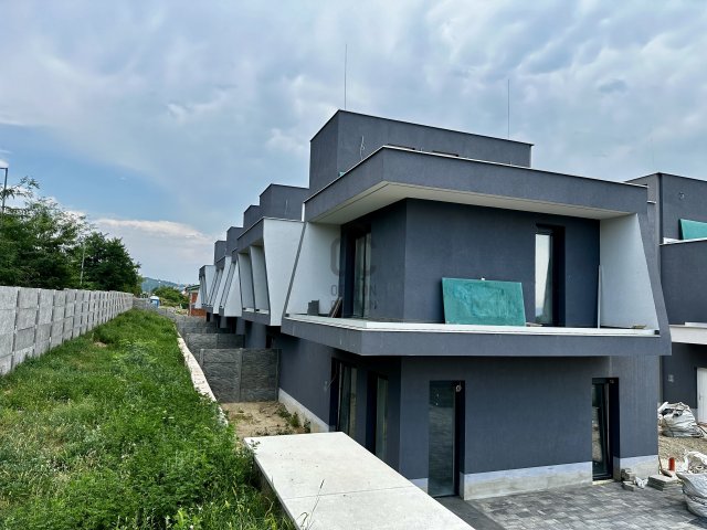 Eladó téglalakás, Mogyoródon 113 M Ft, 4 szobás