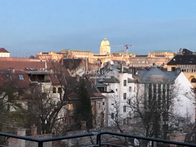 Eladó téglalakás, Budapesten, I. kerületben 117 M Ft, 2 szobás