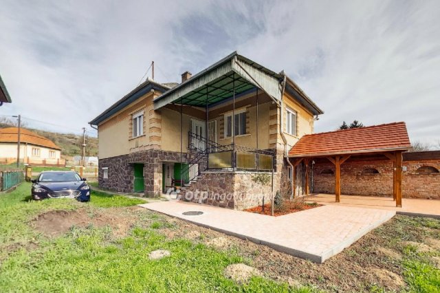Eladó családi ház, Bükkszéken 46.5 M Ft, 4 szobás