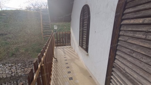 Eladó családi ház, Győrújbaráton 49 M Ft, 3 szobás