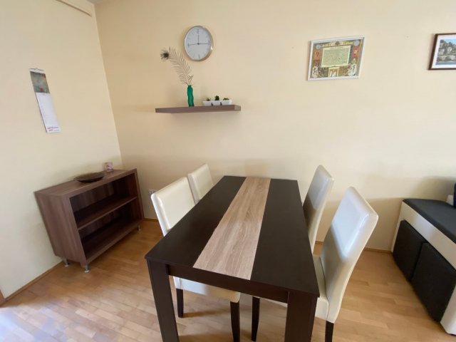 Kiadó téglalakás, albérlet, Pécsett 280 E Ft / hó, 3 szobás
