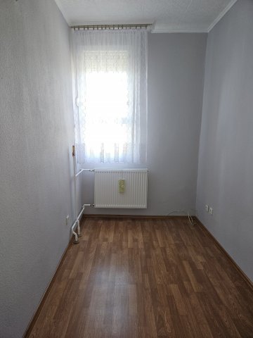 Kiadó téglalakás, albérlet, Pápán 90 E Ft / hó, 1+1 szobás