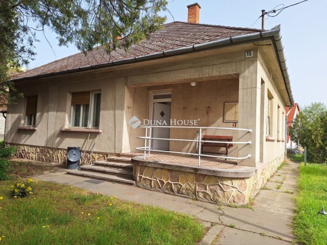 Kiadó családi ház, albérlet, Kecskeméten 250 E Ft / hó