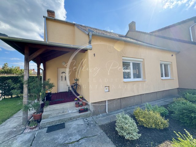 Eladó családi ház, Szigetváron 37 M Ft, 4 szobás
