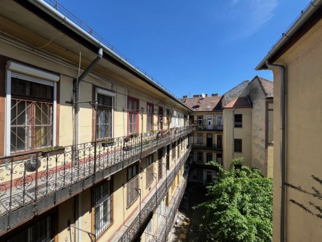 Eladó téglalakás, Budapesten, VIII. kerületben 43.9 M Ft