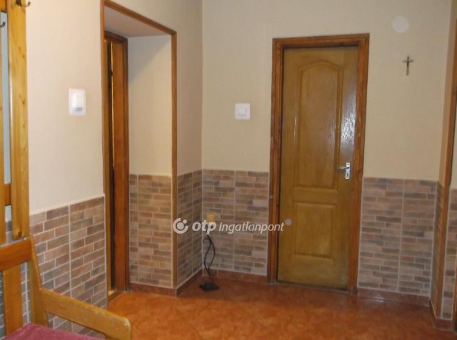 Eladó családi ház, Gyöngyösön 120 M Ft, 4 szobás