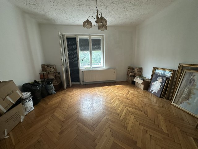 Eladó téglalakás, Komlón 14.9 M Ft, 2 szobás