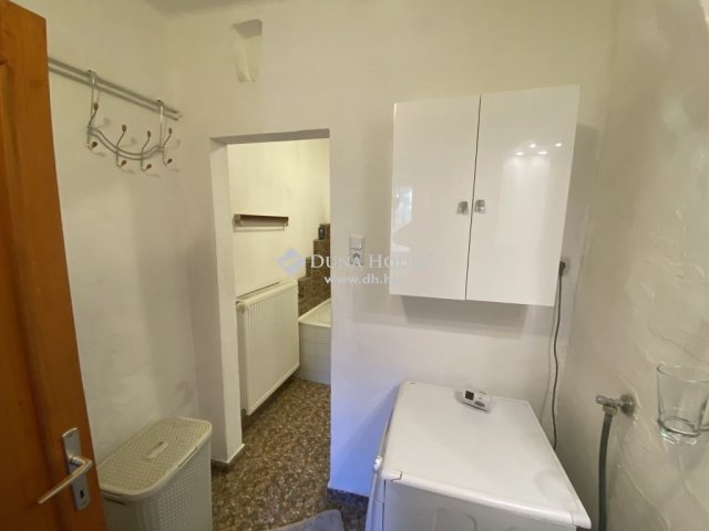 Eladó családi ház, Balatonkenesén 89.9 M Ft, 3 szobás