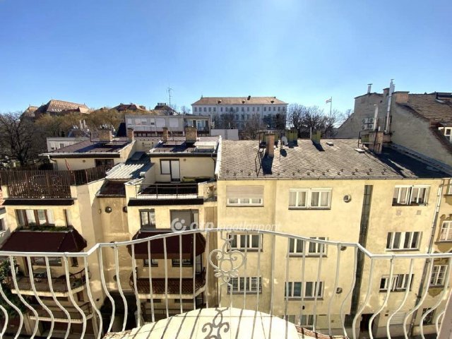 Eladó téglalakás, Budapesten, I. kerületben 185 M Ft, 2+1 szobás