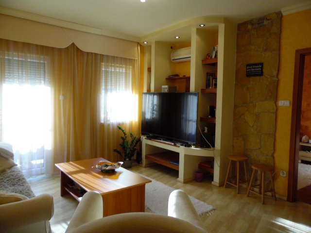 Eladó téglalakás, Szegeden 48 M Ft, 2 szobás