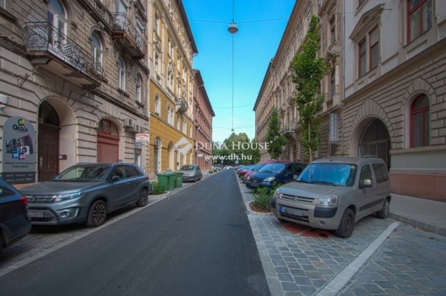 Eladó téglalakás, Budapesten, VI. kerületben 59.9 M Ft, 2 szobás