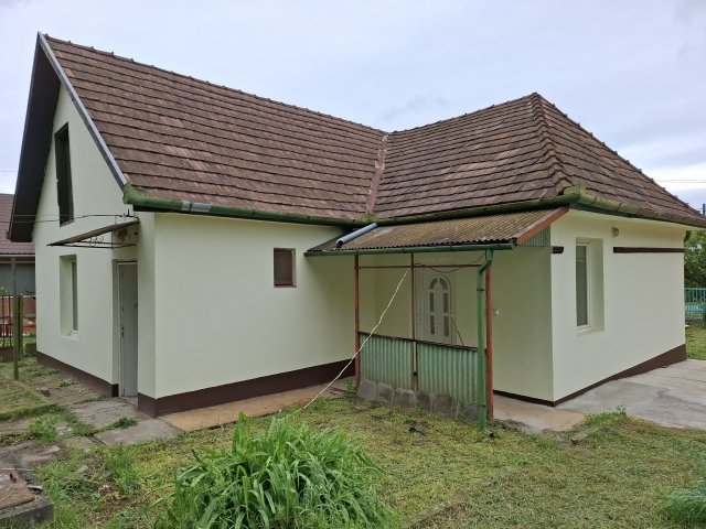 Eladó családi ház, Mendén 39.8 M Ft, 2 szobás