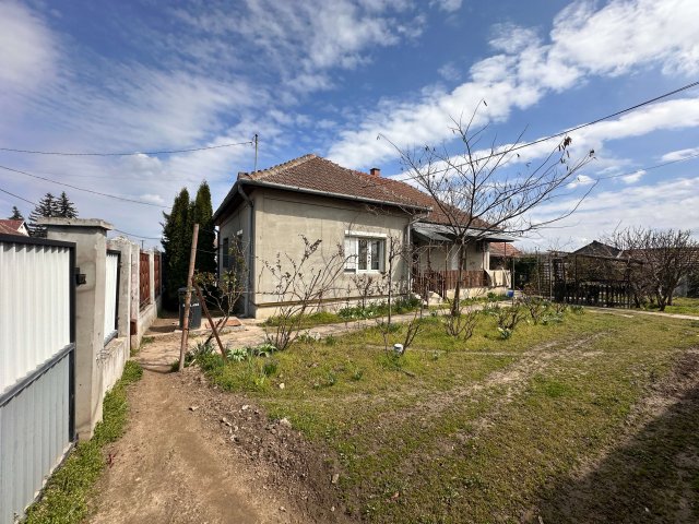 Eladó családi ház, Tápiószentmártonon 45 M Ft, 3 szobás