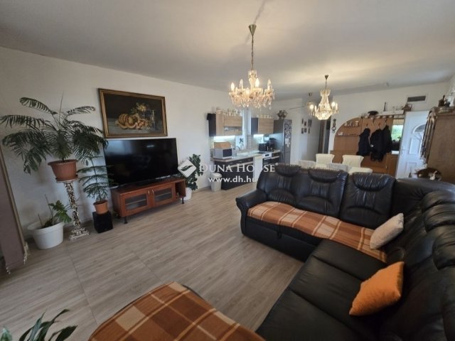 Eladó családi ház, Taksonyon 74.9 M Ft, 4 szobás