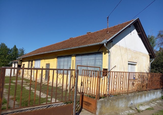 Eladó családi ház, Vésztőn, Garai utcában 1.2 M Ft, 1+1 szobás