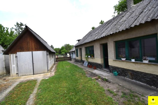 Eladó családi ház, Csepregen 65 M Ft, 4 szobás